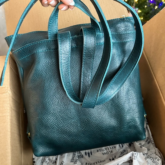 LAGOON AP Portland Leather Backpack tote - Picture 2 of 5